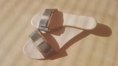 Slapky so zlatym zdobenim, 37