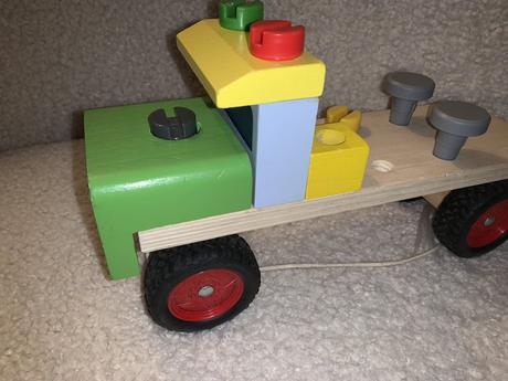 Drevené auto na ťahanie, 