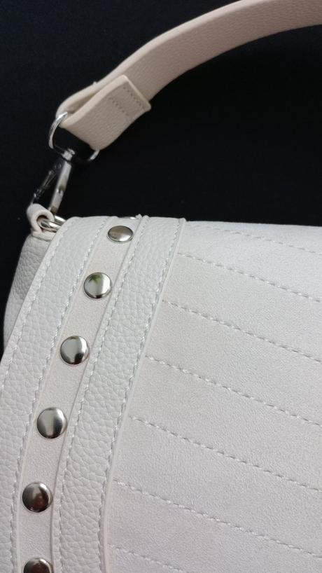 Krémová kabelka, takko