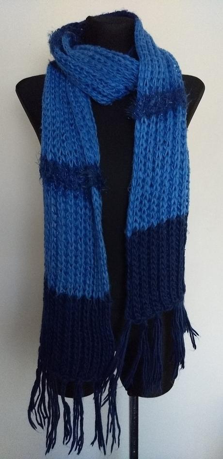 Dlhý štrikovaný šál,