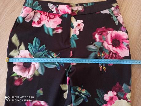 Kvetinové letné nohavice, 34