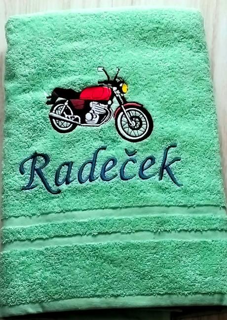 Osuška s motorkou a s menom "radeček",
