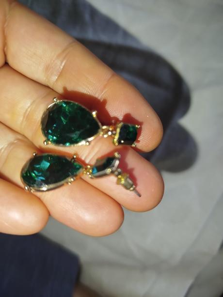 Smaragdové náušnice,