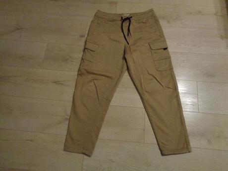 Hrubšie nohavice, reserved,s