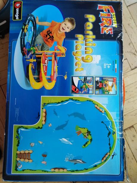 Poschodova garaz burago, 