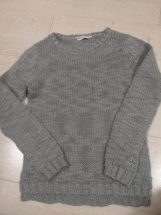 Sivý pulover, matalan,128