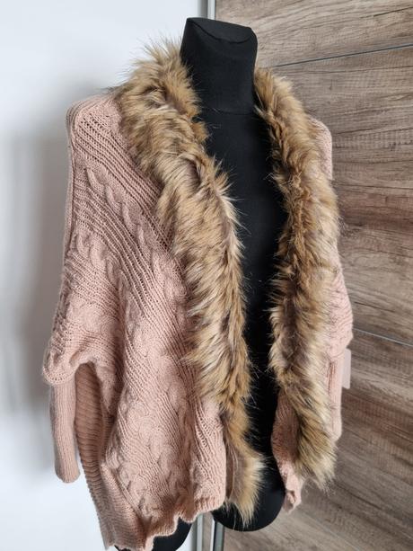 Púdrový pletený kardigán s kožušinkou, l