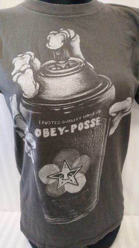 Dámsky tmavo sivý top s motívom, obey, s