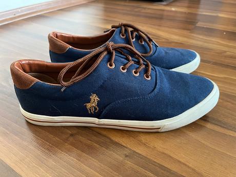 Platené tenisky, 45