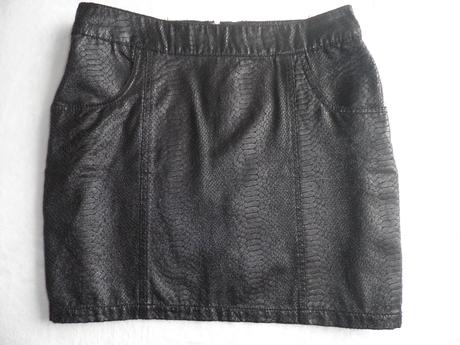 Krásna moderná suknička, amisu,38