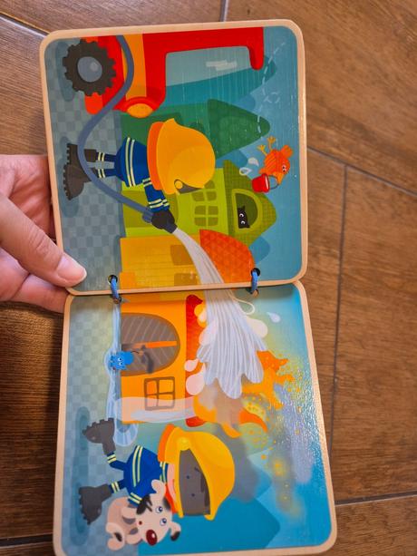 Drevená knižka hasiči, 