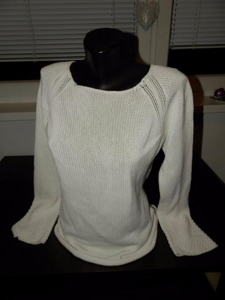 Kvalitný biely trendy svetrík m/l, m