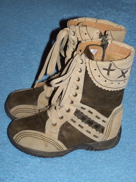 Veľmi pekné pre malú parádnicu, 27