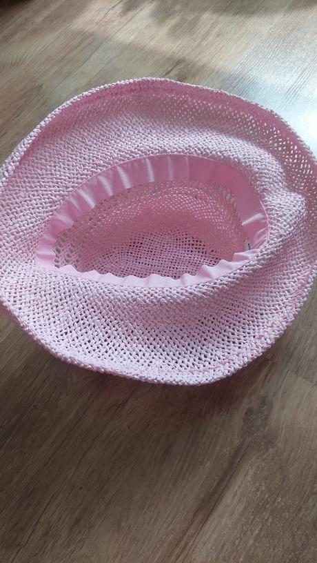 Letny klobucik, reserved