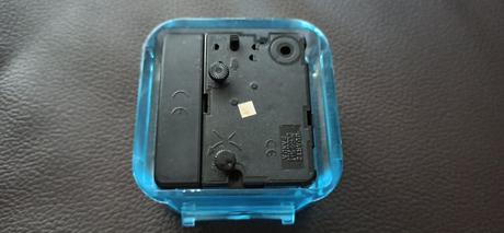 Retro budík quartz,