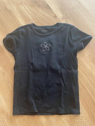 Tricko, reserved,158