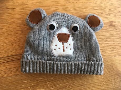 Úžasná macková čiapka, 74