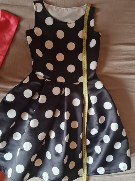 Spoločenské šaty pre dievčatko, 140