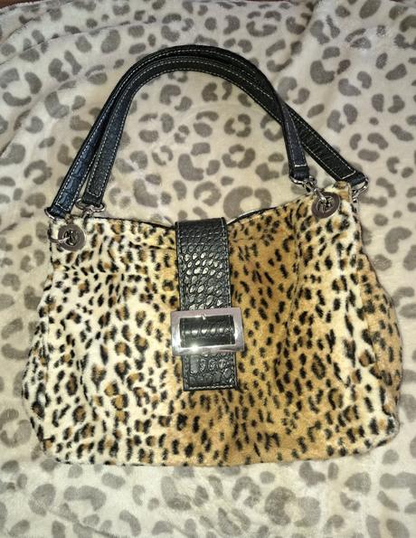 Kabelka s leopardím vzorom, 