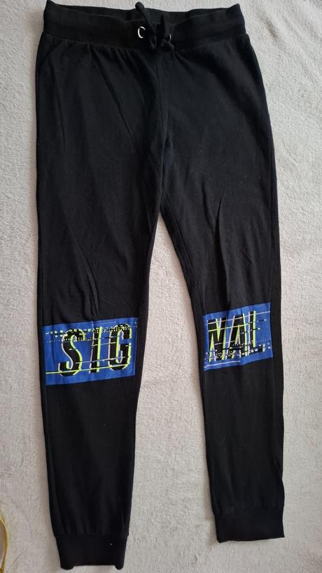 Čierne tenke teplaky, pepco,134