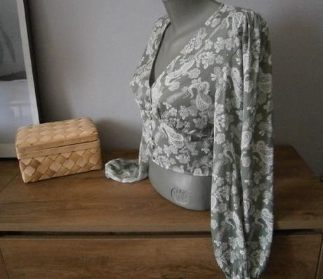 Dámska blúzka -stradivarius- vel.s, stradivarius,s