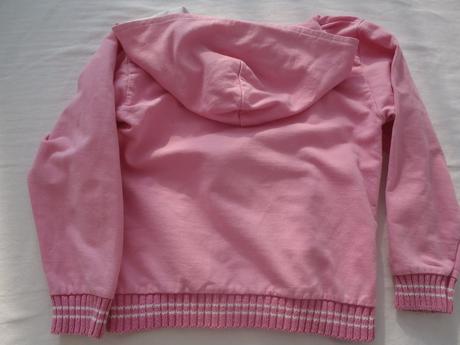 Ružová vetrovka s kapucou, 122