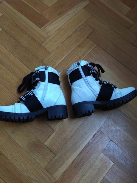 Twinset originál celokozenne workery, 37