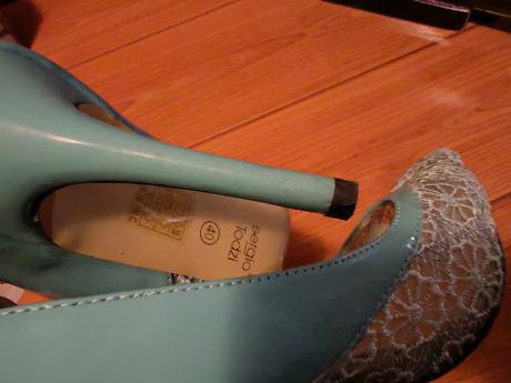 Čipkované lodičky sergio todzi, 40