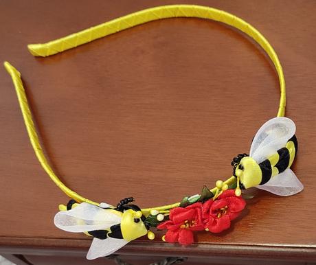 Čelenka s včielkami a lúčnymi kvetmi, 