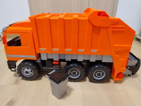 Smetiarske auto lena, 