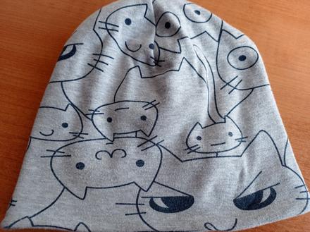 Čiapka s mačičkami, 128