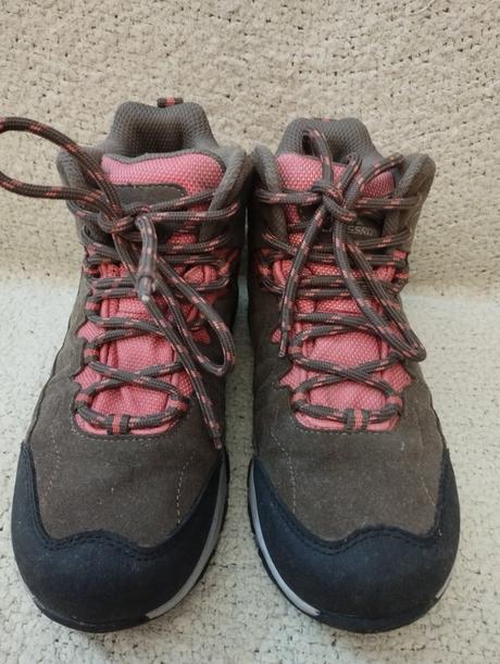 Ponúkam na predaj turistické topánky v 32, 32