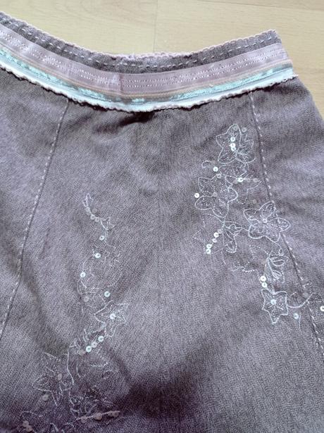 Krásna elegantná sukňa, 134