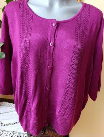 Cyklámenový pulóver, 46