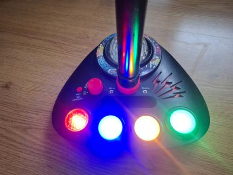 Mikrofón so stojanom,