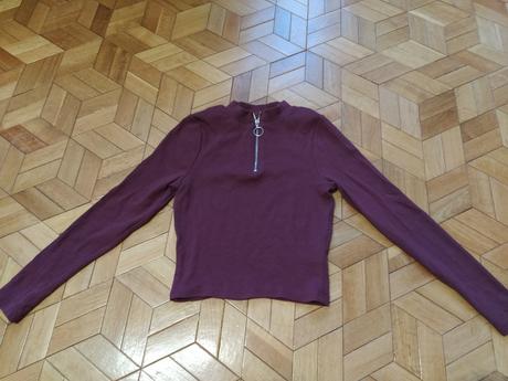 Bordove tričko so stojacikom, age,140