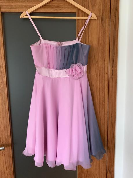 Spolecenske saty, 38