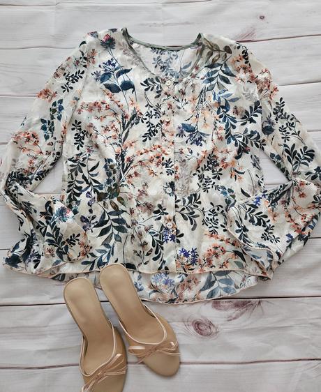 Pekná lahulinká blúzka, s