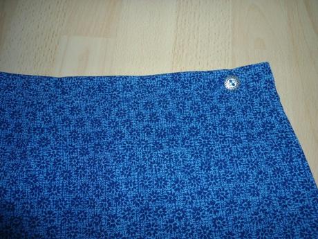 Modra zavinovacia sukna, 152