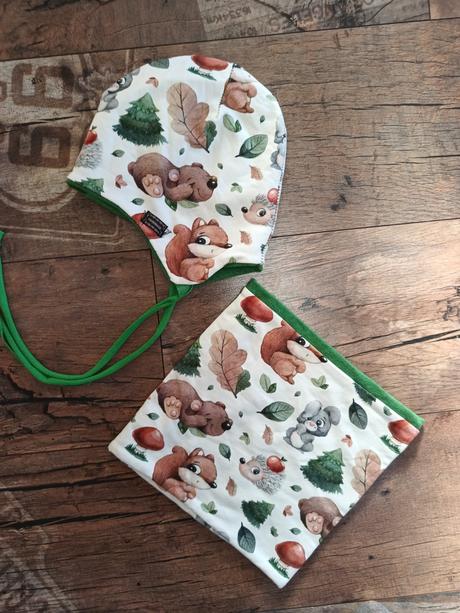 Čiapočka nákrčník, 42