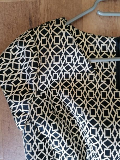 Krásne nenosené šatky, m