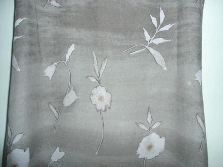 Dlhe dievcenske saty, 164