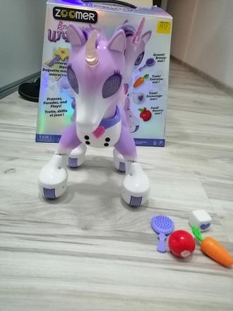 Interaktívny jednorožec,