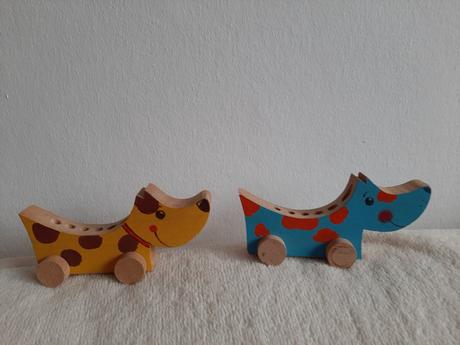 Drevené stojany na ceruzky,pastelky, 