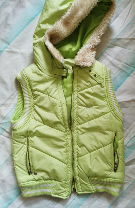 Zelená vesta, nike,xs