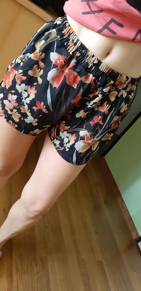 Kvetinové voľné šortky, xs