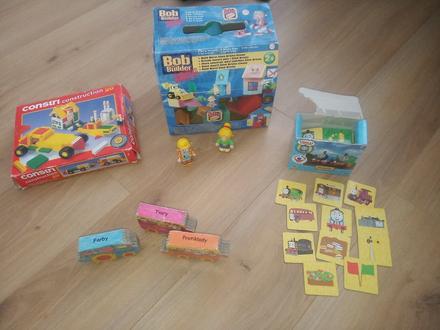 Stavebnice, pexeso, kniha tvary,farby, protiklady, 