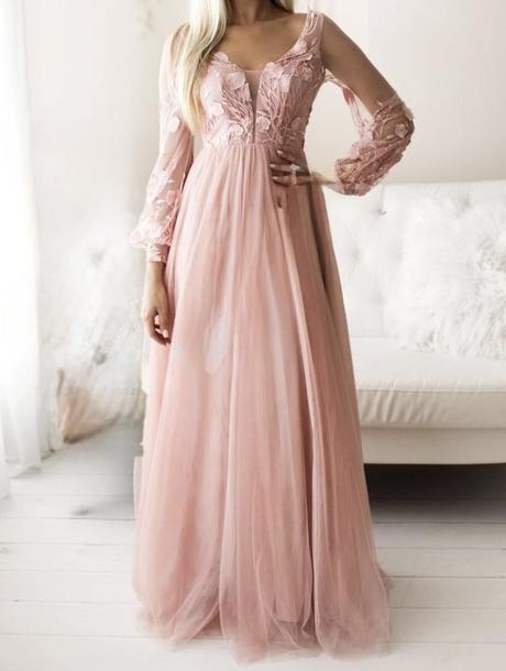 Púdrovo ružové šaty s vyšívanými vzormi a dlhými, m