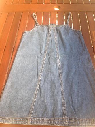 Šaty,kraťasy a elasťáky, 122–134