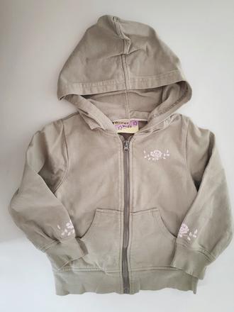 Béžová mikinka, 86